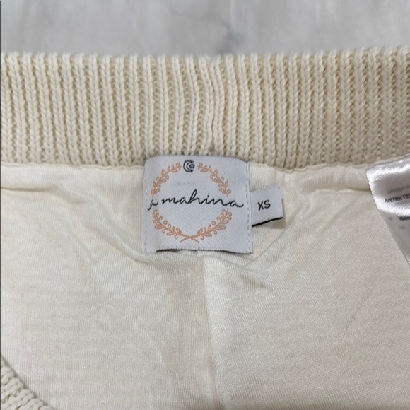 Cream High Waist Knit Shorts with Ribbed Texture - Picture 2 of 4